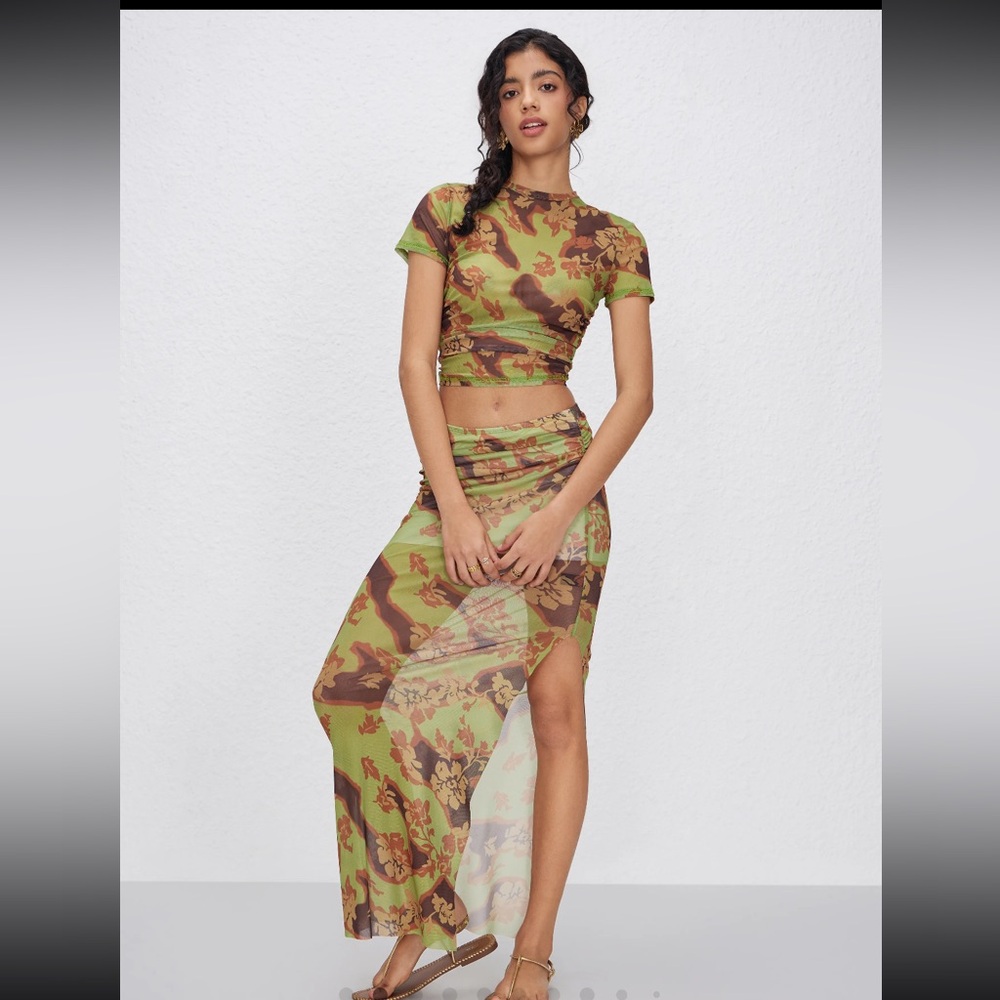 Set from Cider. Floral/Hawaiian print.